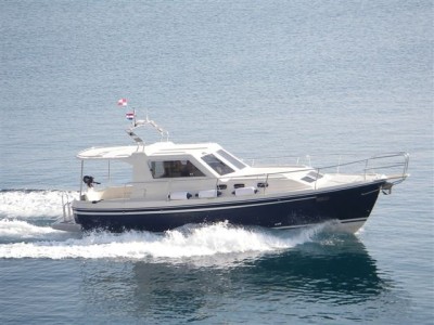 Adria 1002: notre bateau moteur